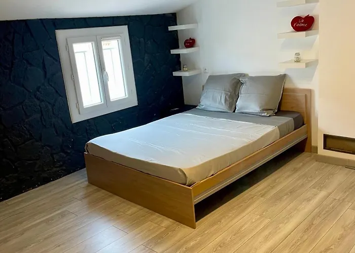 Maison De Village Proche Apartmán *